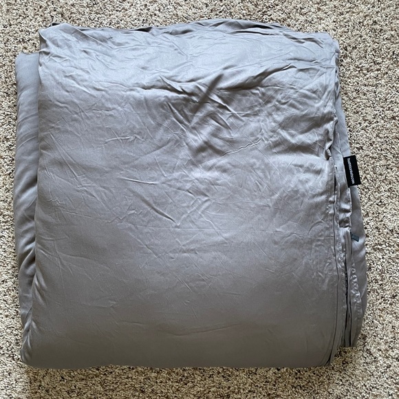 HUSH ICED 2.0 - King or Queen COOLING WEIGHTED BLANKET 30 lbs - Picture 1 of 4